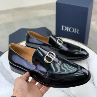 Dior काला चाँदी पैटेंट लेदर बकल स्ट्रैप लोअफर