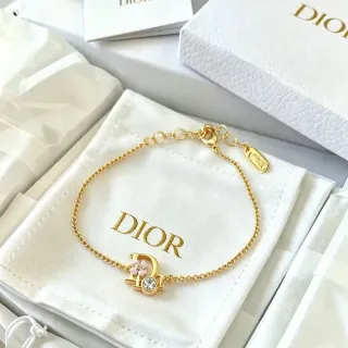 Dior Dioriviera سوار سلسلة ذهبية وردية شكل D تعويذة