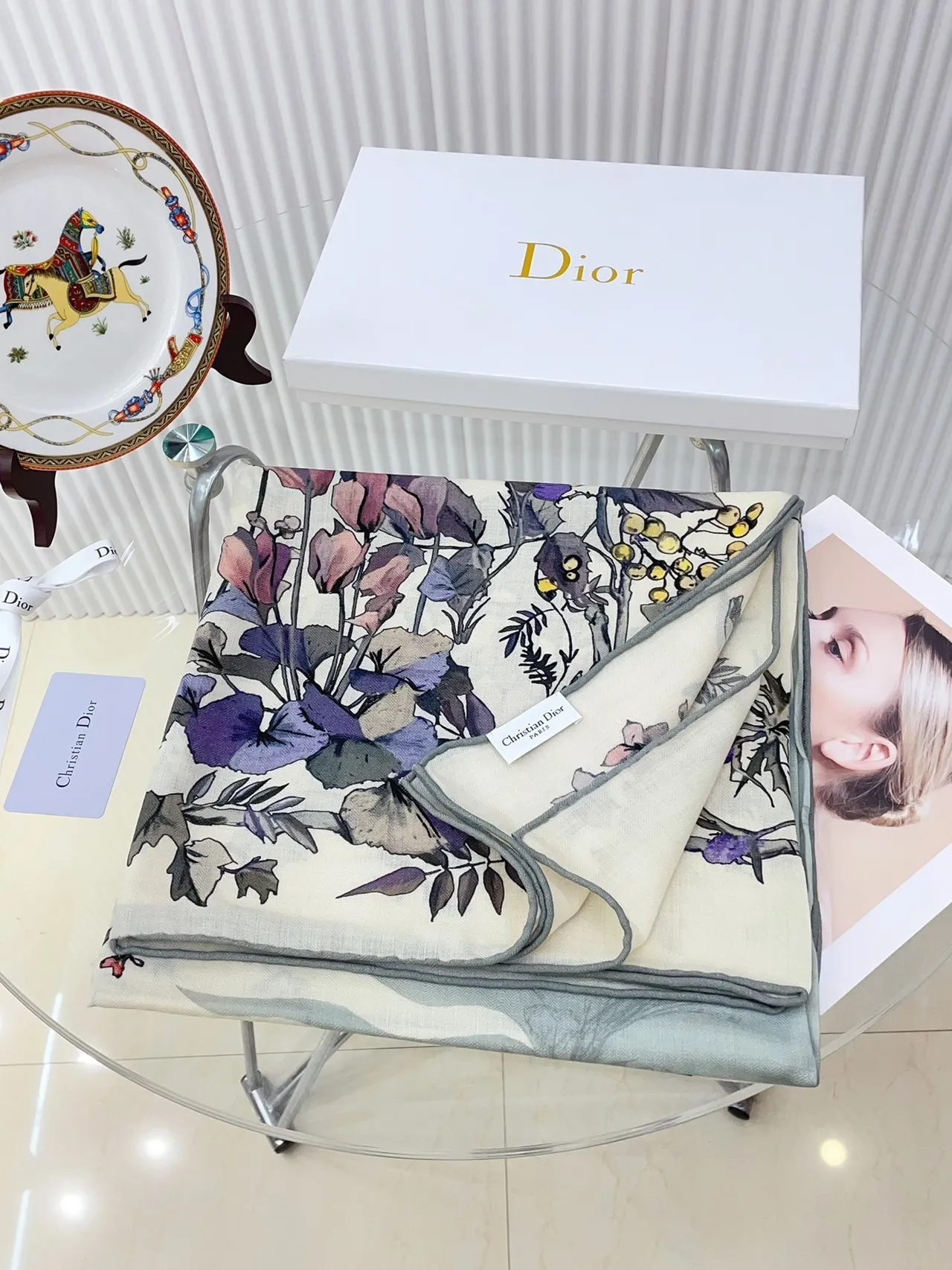 Dior lenço de seda com estampado floral em creme 5