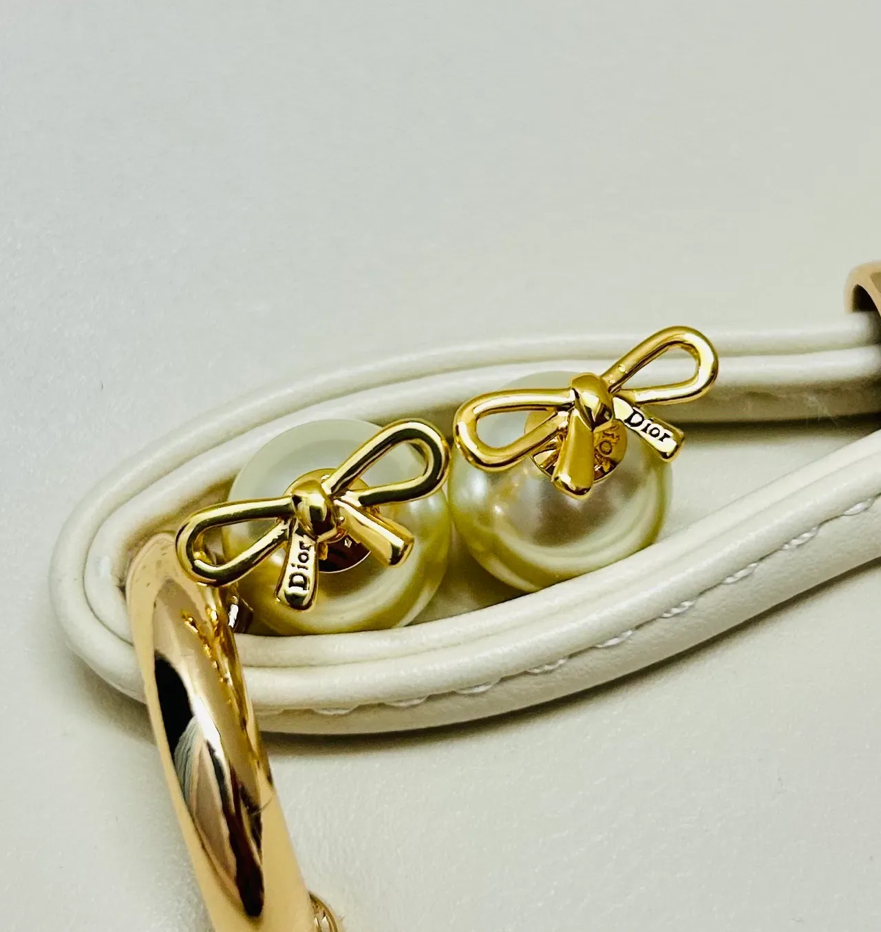 Dior Pearl and Gold Bow Stud Earrings 5