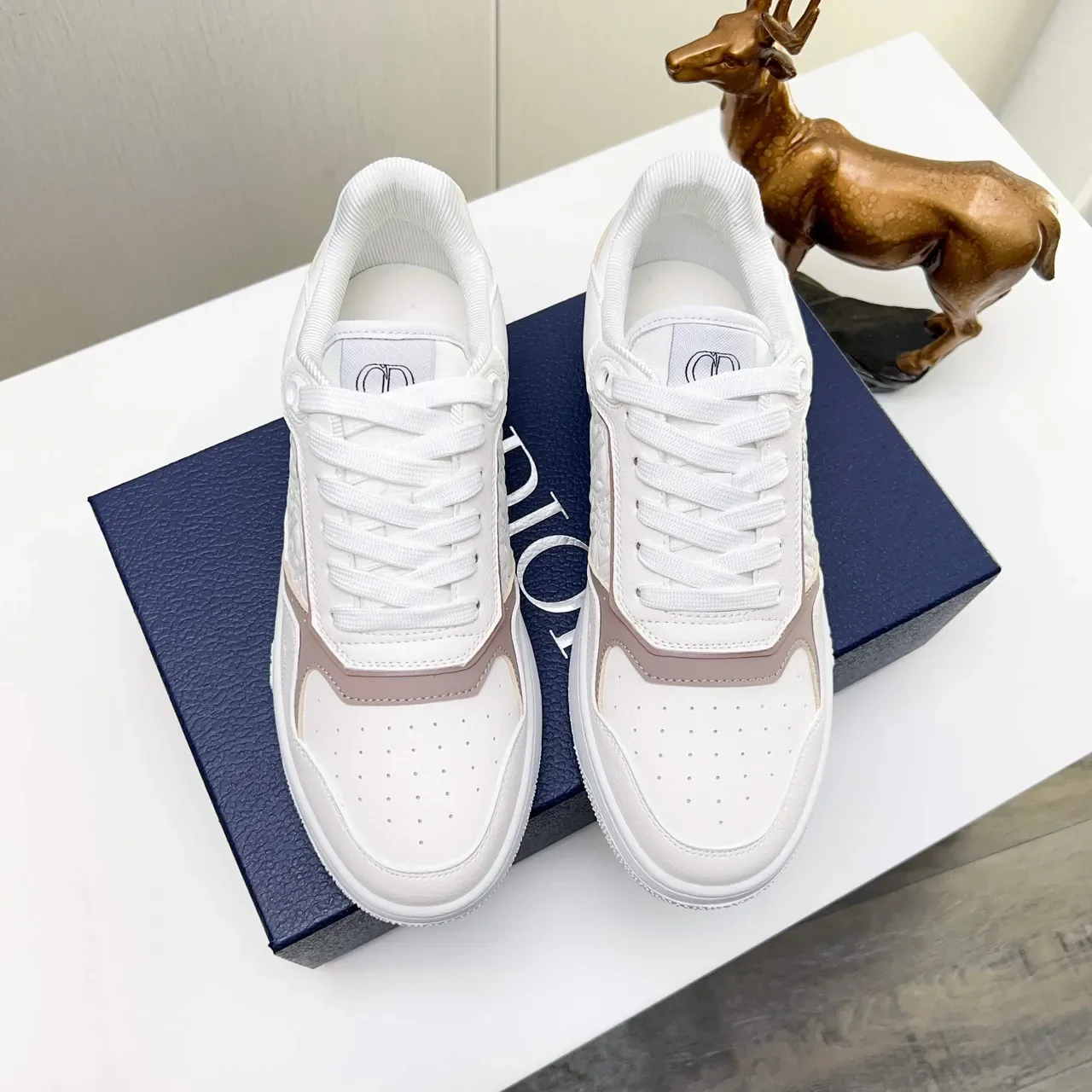 Dior সাদা বেইজ Embossed Oblique Monogram লেয়ার্ড প্যানেল লাইফস্টাইল স্নিকার্স 3