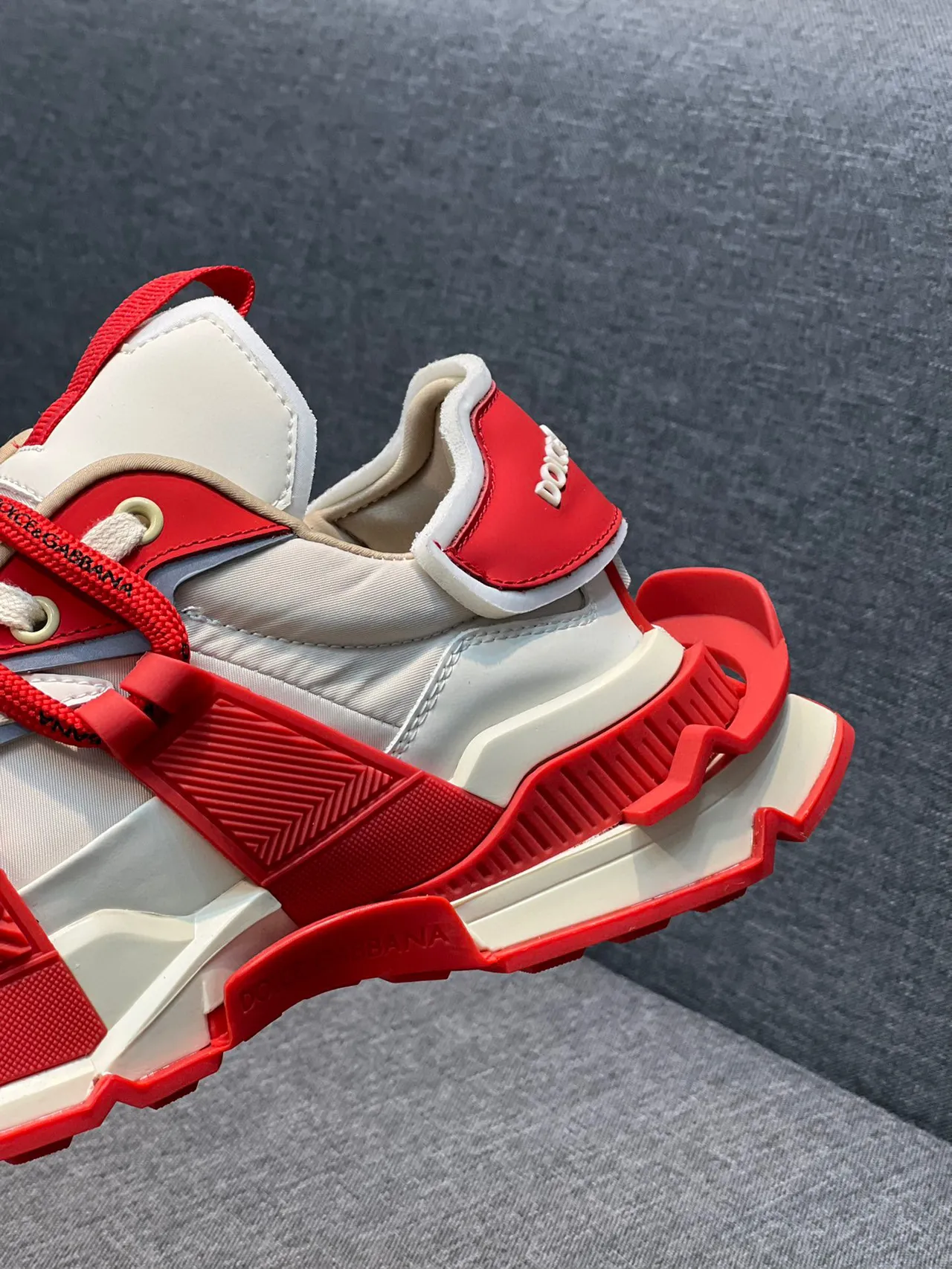 Dolce & Gabbana Track Trainer Sneakers chunky rouges et off-white 8