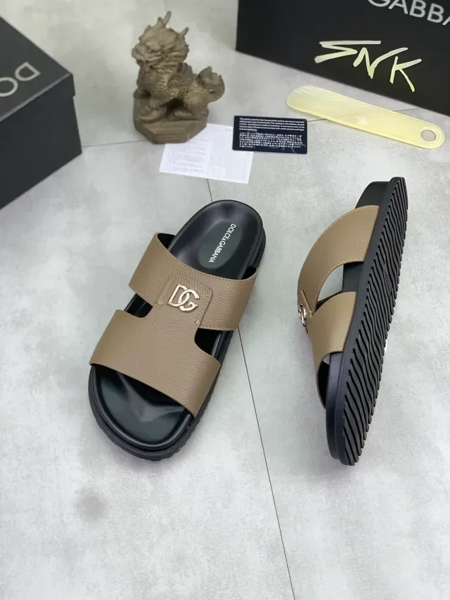 Dolce & Gabbana Beige Black Sandálias de Duas Tiras Deslizantes de Couro Texturizado Superior Casual 5
