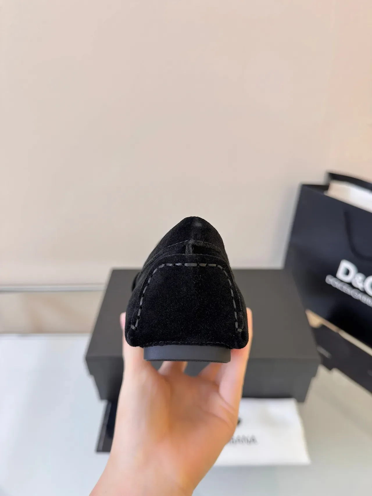 Dolce & Gabbana Mocassim Preto Prata Ante Superior Acento De Placa De Metal 4