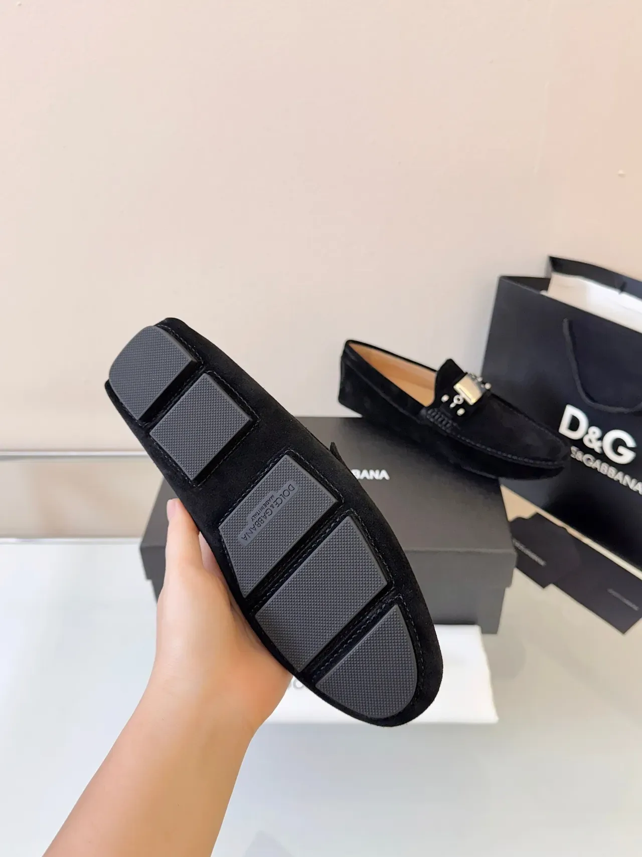 Dolce & Gabbana Mocassim Preto Prata Ante Superior Acento De Placa De Metal 5