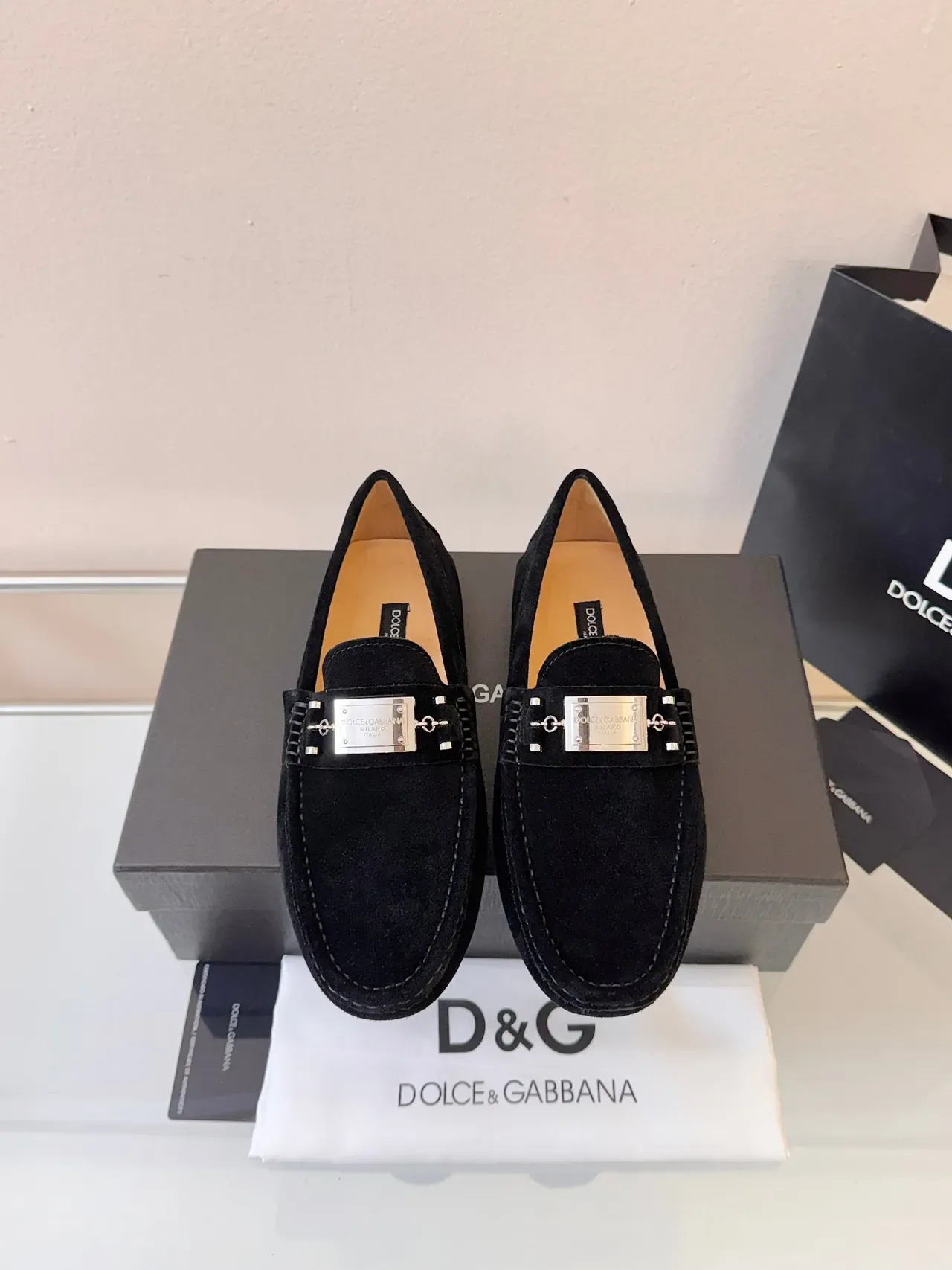 Dolce & Gabbana Mocassim Preto Prata Ante Superior Acento De Placa De Metal 6