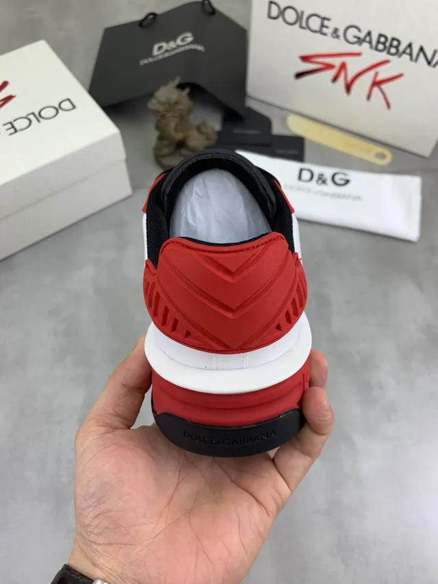 Dolce & Gabbana NS1 Rouge Noir Logo Bold Panneau Latéral Semelle Sculptée Chunky Sneakers Lifestyle 3