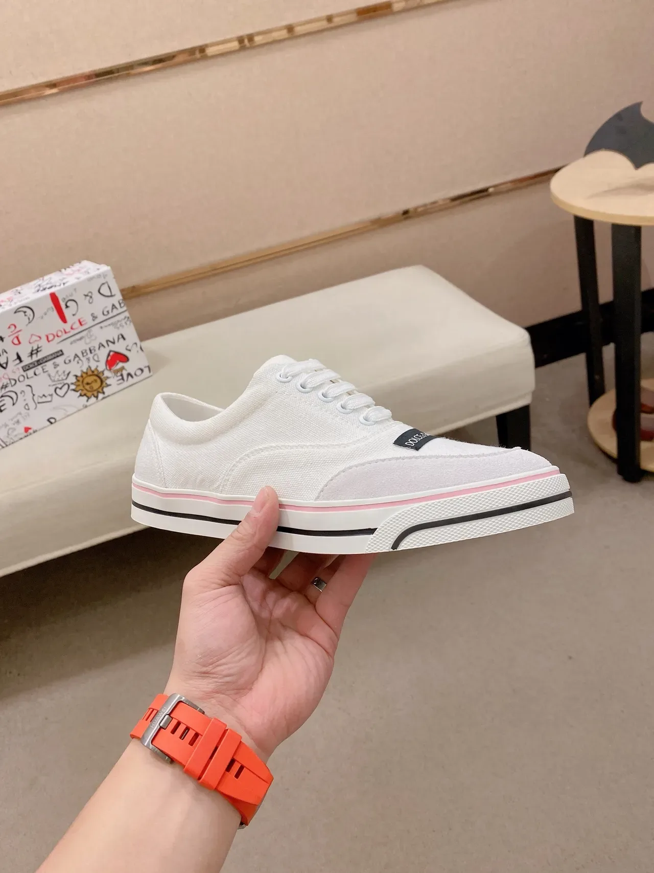 Dolce & Gabbana White Pink Canvas Upper Low-Top Silhouette Lifestyle Sneakers 4