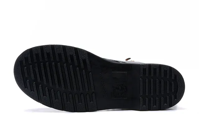 Dr. Martens 1460 Botas Martin de Cuero Negro con Costura Amarilla 7