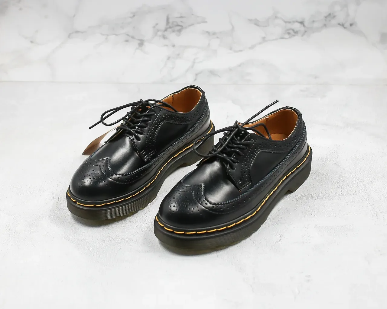 Dr. Martens 1461 Brogue Cuir Noir Couture Jaune 5