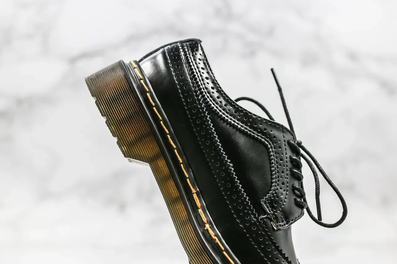 Dr. Martens 1461 Brogue Cuir Noir Couture Jaune 6