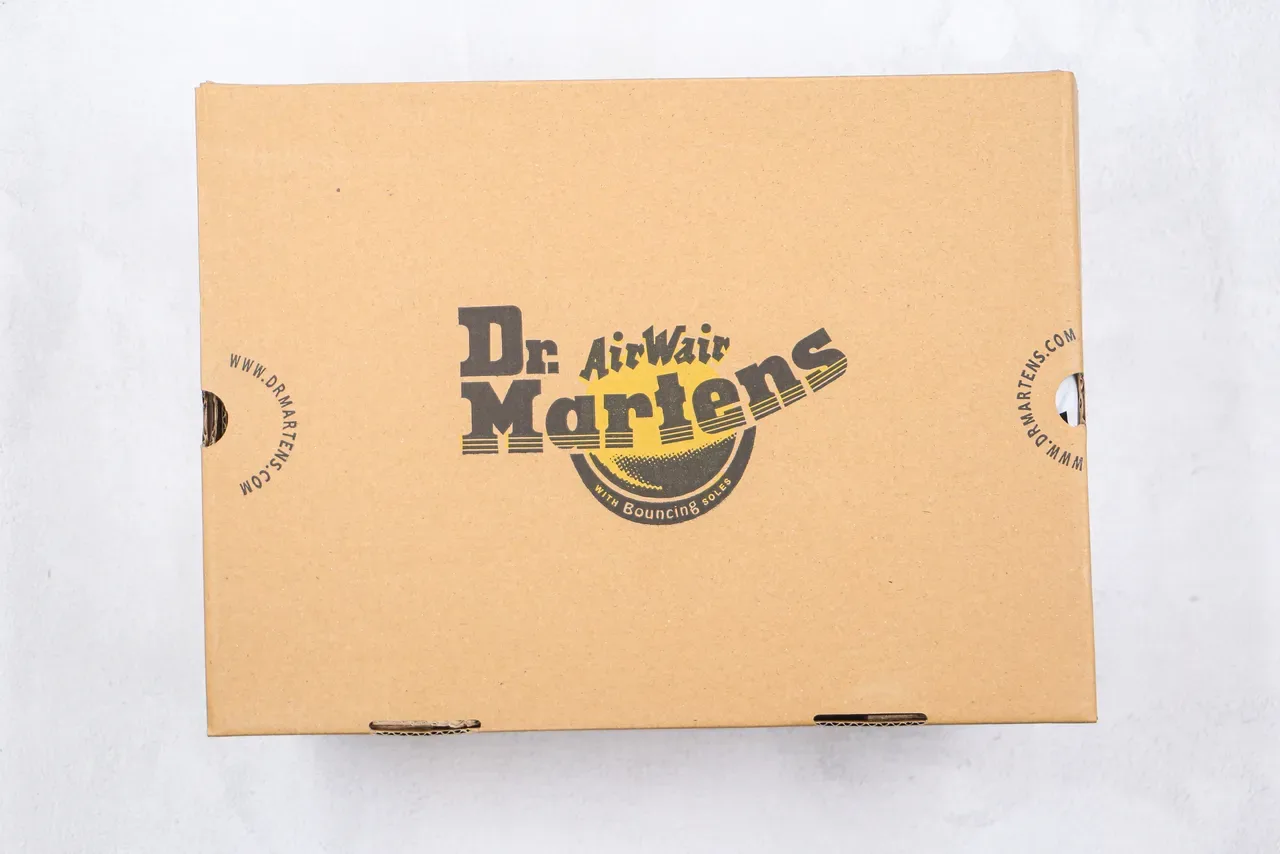 Dr. Martens Botas Martin Preto/Amarelo Couro Liso Costura Welt 3