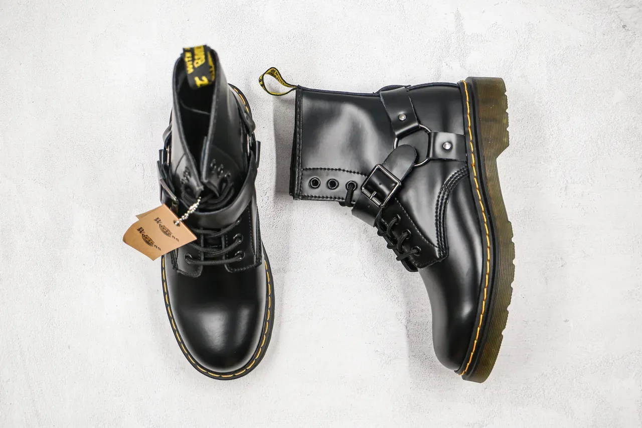 Dr. Martens Botas Martin Preto/Amarelo Couro Liso Costura Welt 7