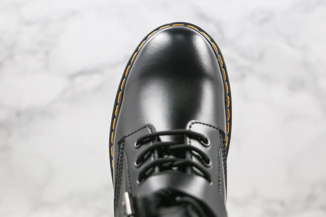 Dr. Martens Botas Martin Preto/Amarelo Couro Liso Costura Welt 9