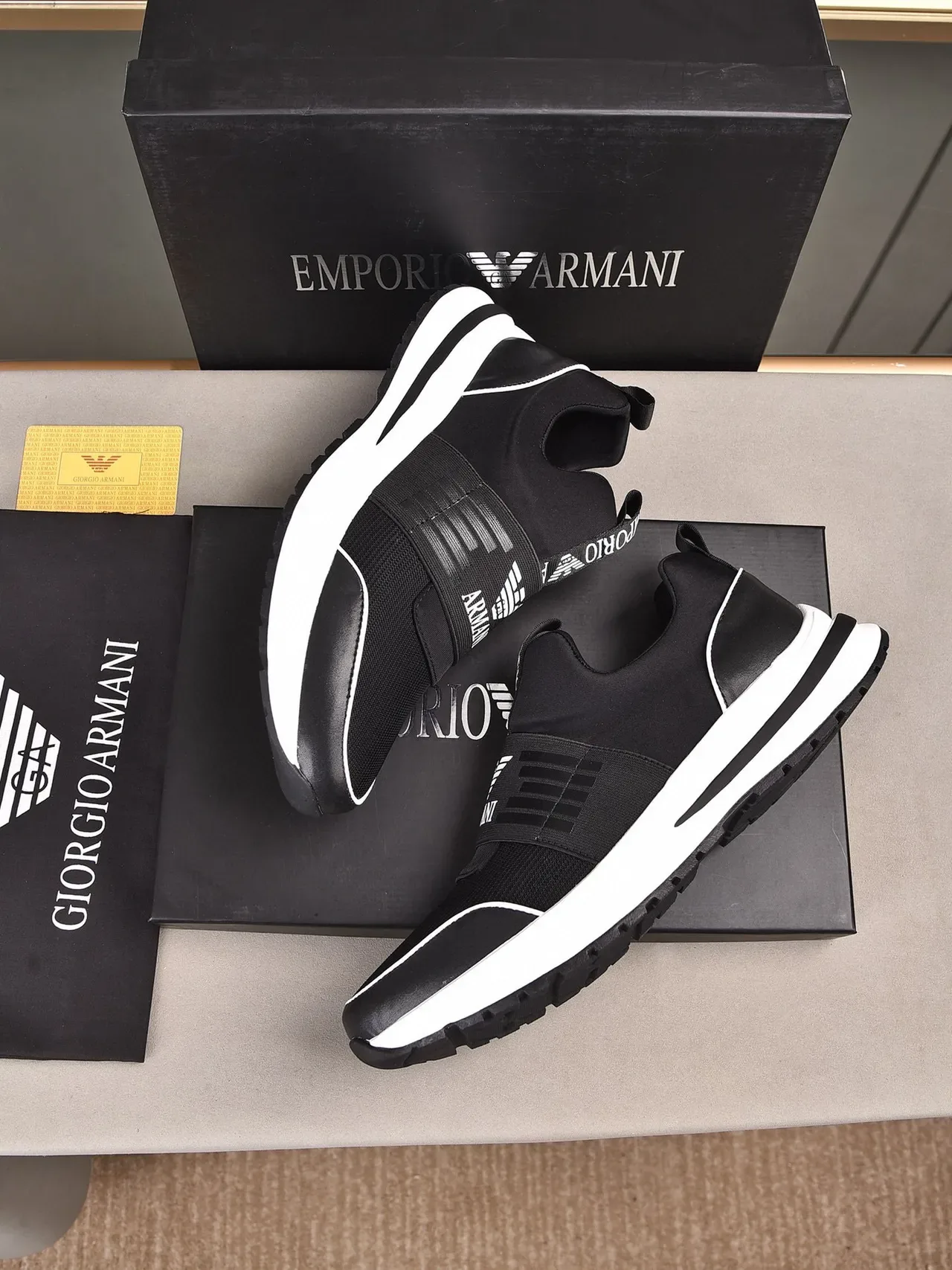 Emporio Armani Noir Blanc Slip-On Maille et Synthétique Partie supérieure Sneakers Lifestyle 2