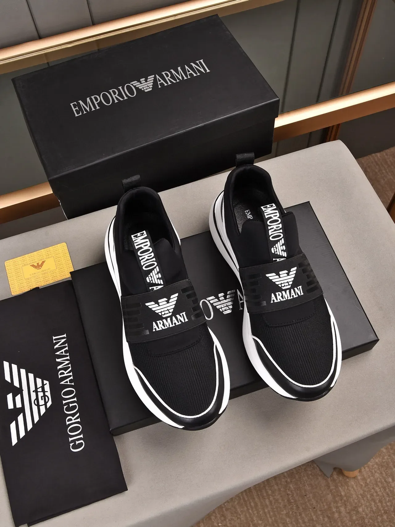 Emporio Armani Noir Blanc Slip-On Maille et Synthétique Partie supérieure Sneakers Lifestyle 3