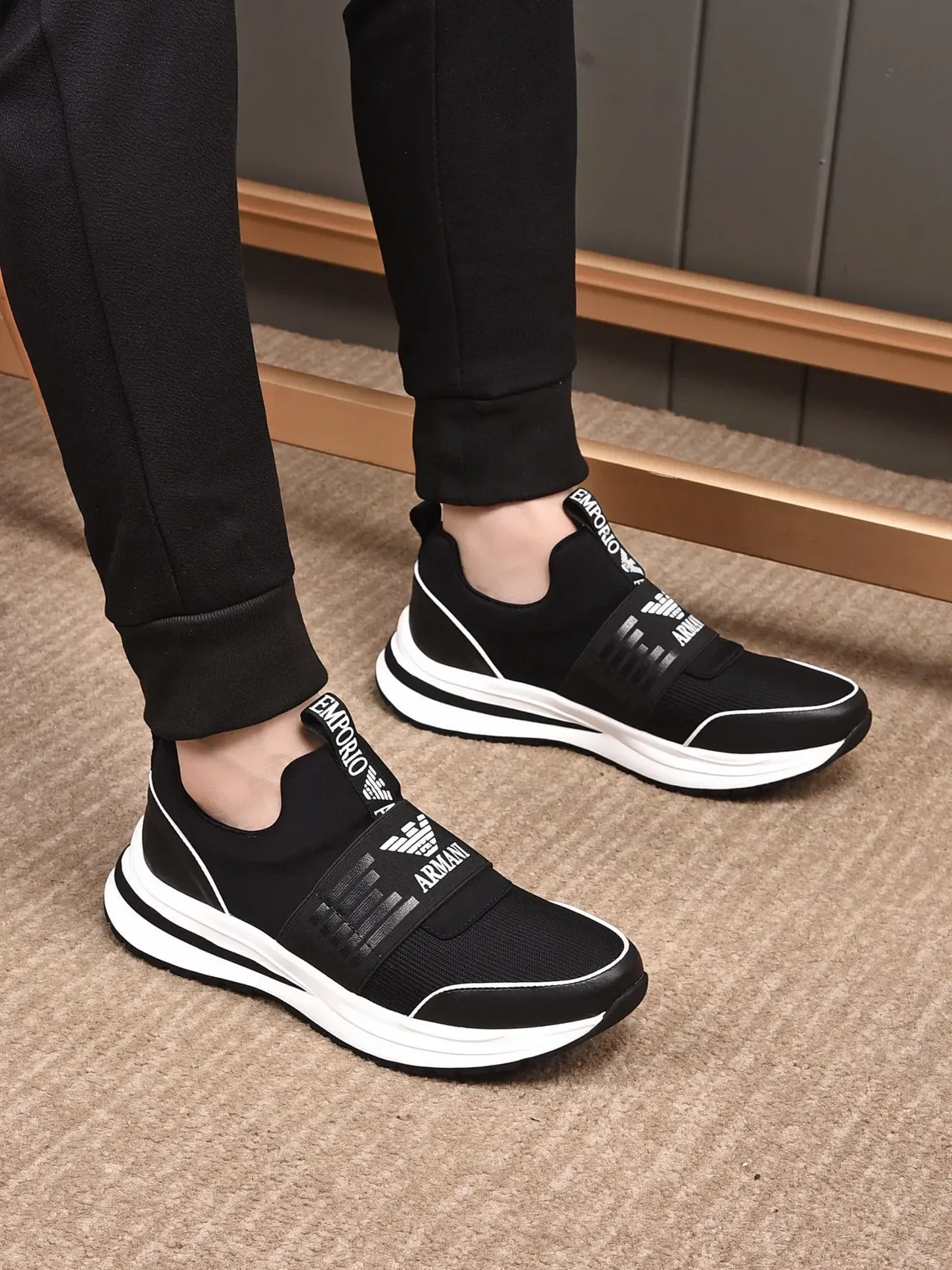 Emporio Armani Noir Blanc Slip-On Maille et Synthétique Partie supérieure Sneakers Lifestyle 4