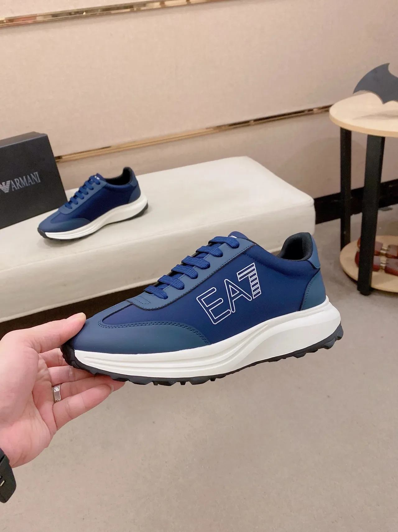 Emporio Armani Bleu Blanc EA7 Logo Marquage Deux Tons Supérieur Style de Vie Sneakers 3