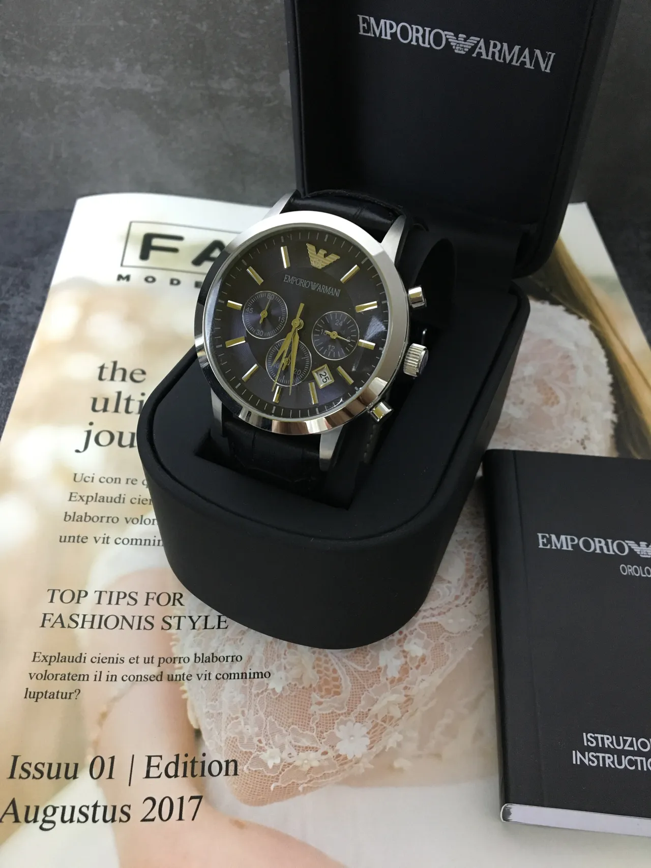 Emporio Armani Chronographe Cadran Bleu Sangle Cuir Noir Montre Quartz 2