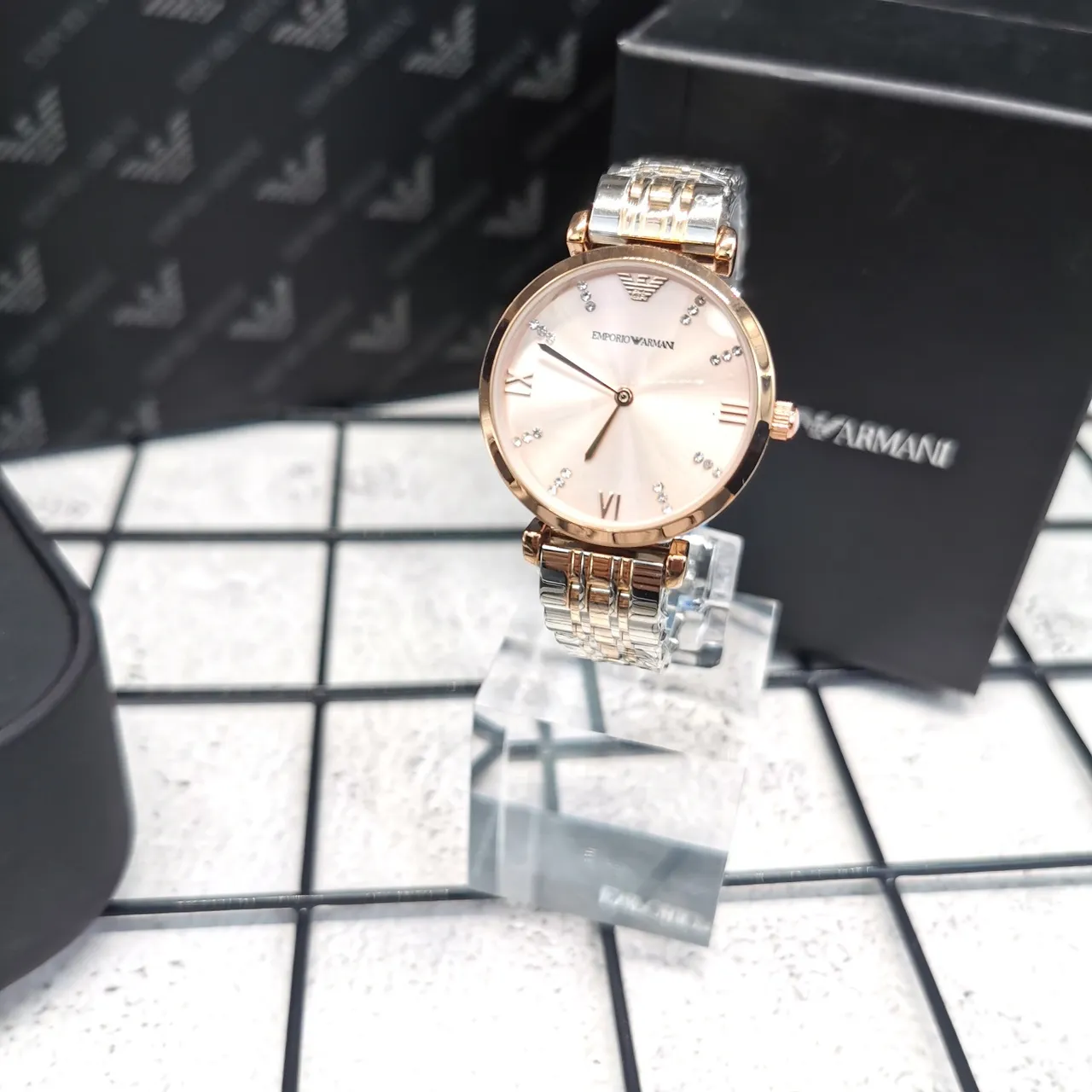 Emporio Armani Or Argent Boîtier Rond Cadran Sunburst Montre Quartz 4