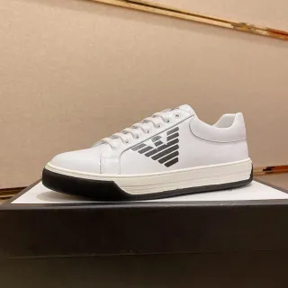 Emporio Armani Sneakers Lifestyle Blanc et Noir en Cuir Haut Bas Low-Top