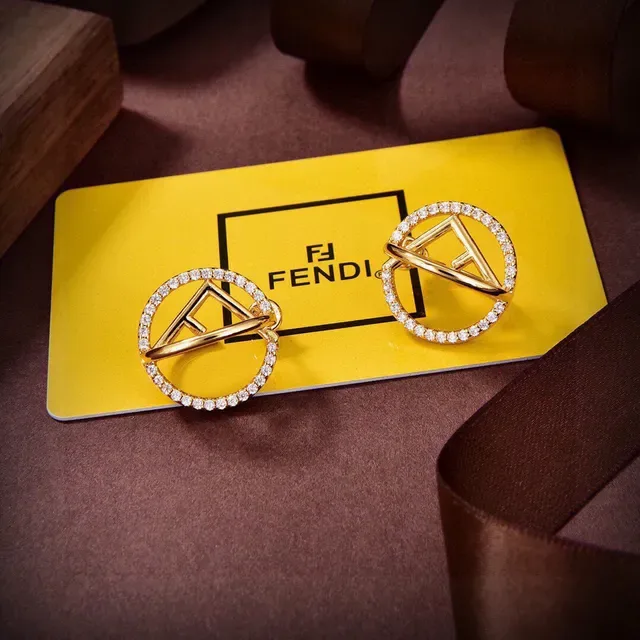 أقراط فيندي F Is Fendi شعار هندسي باڤيه كريستال ذهبي 5