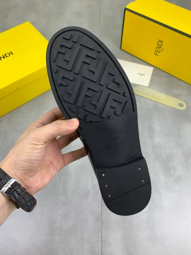 Fendi FF Loafer Noir Cuir Verni 2