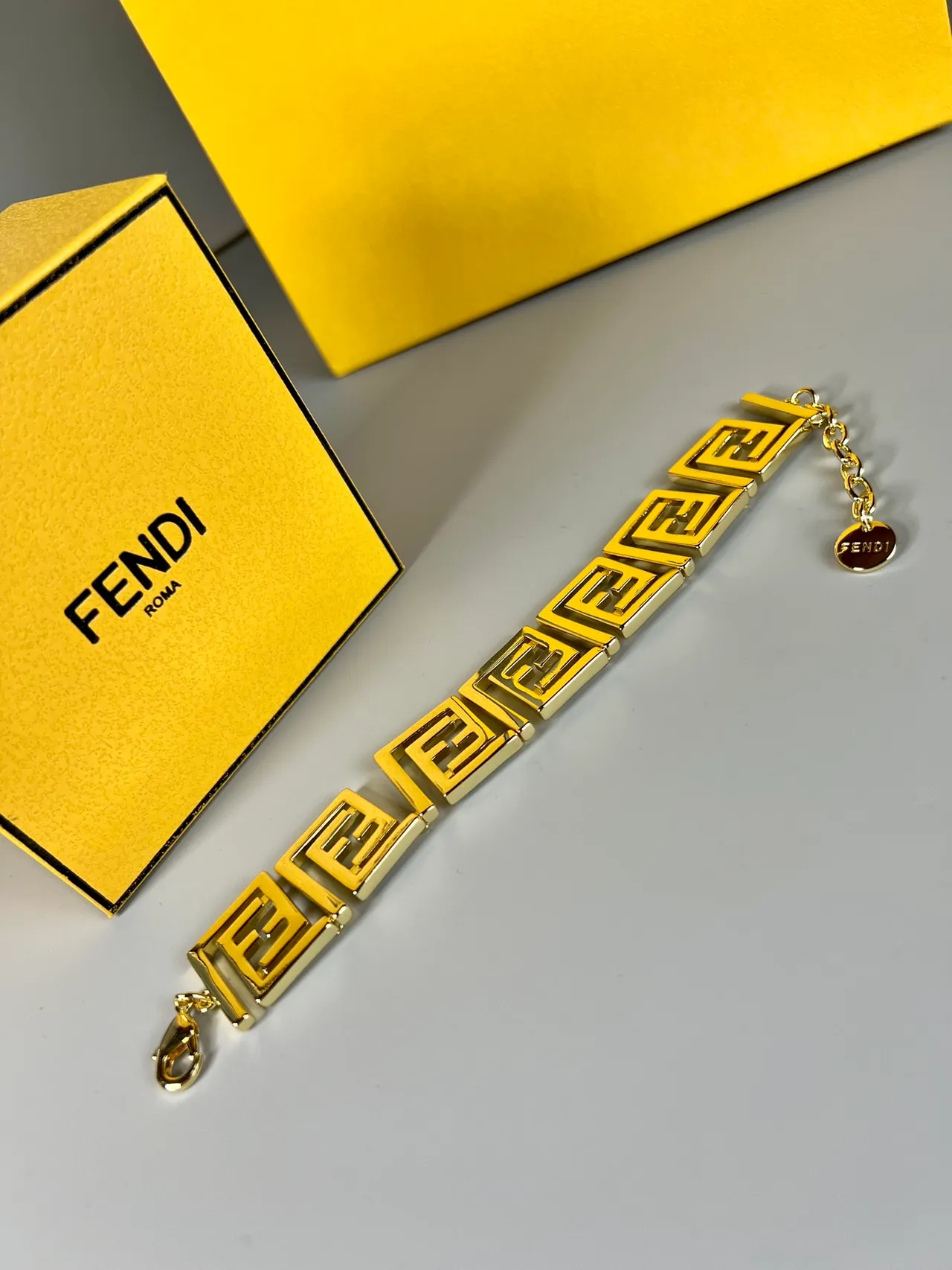 Fendi FF Logo Gold-Tone Pulseira de elos geométrica 3