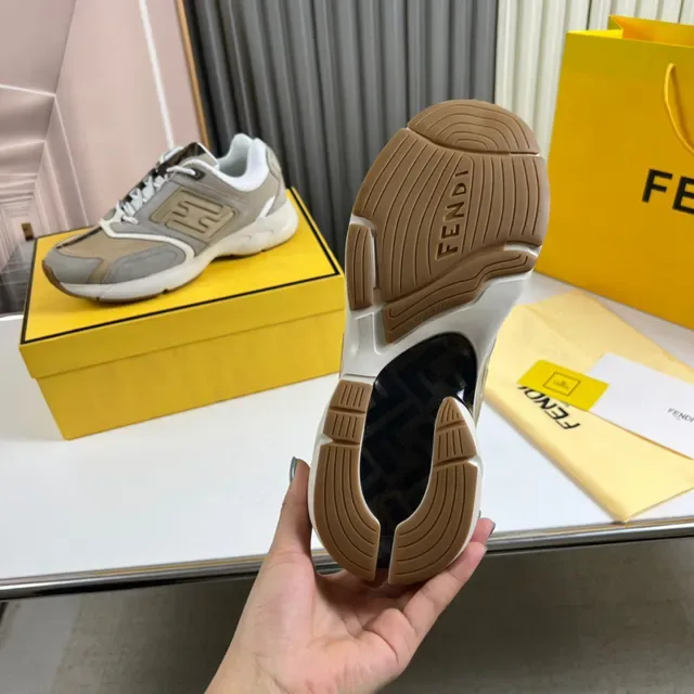 Fendi First Chaussures Chunky Beige et Gris avec Logo FF Embossé 2