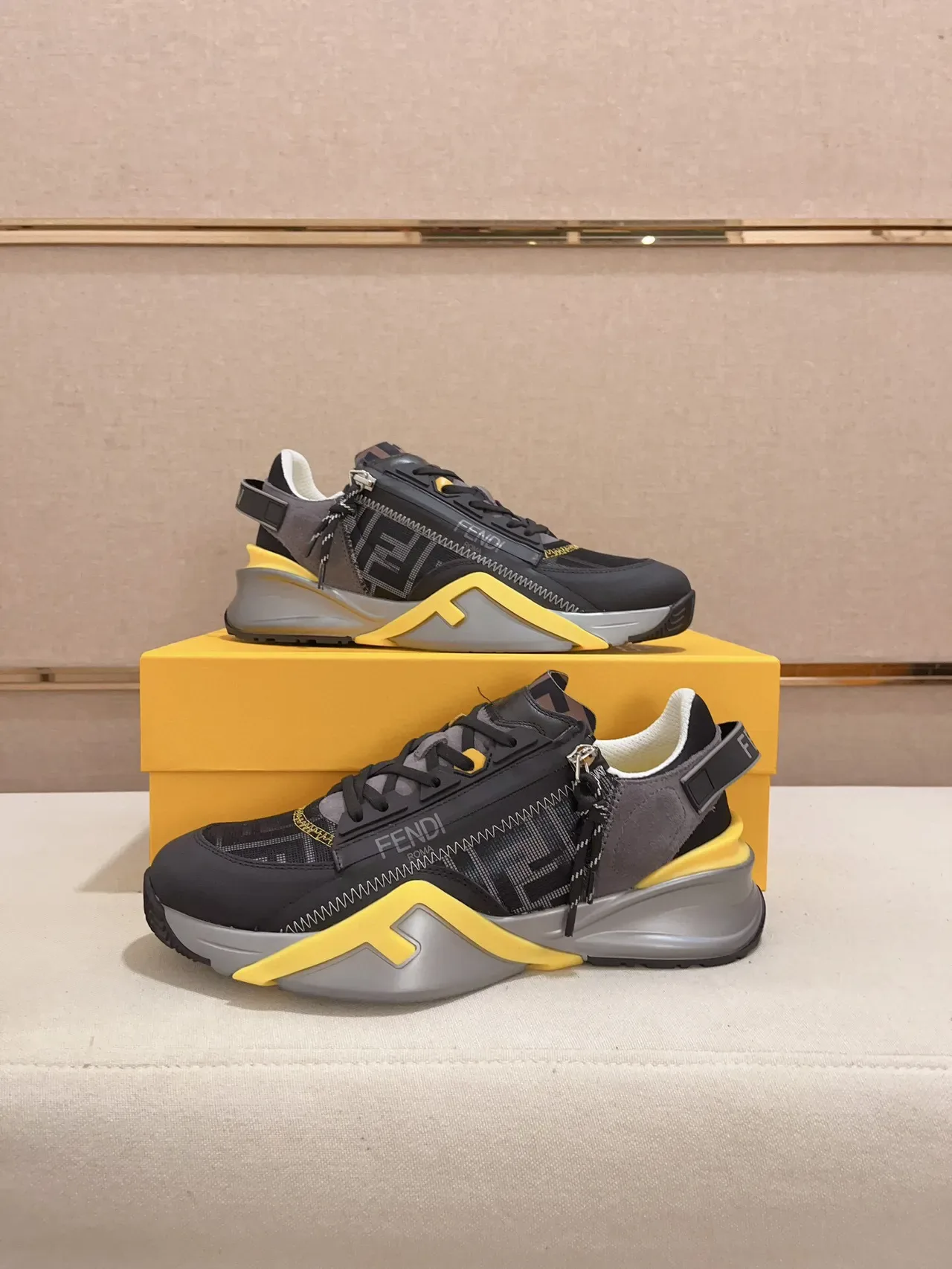 Fendi First Noir Gris Jaune Lifestyle Sneakers 7