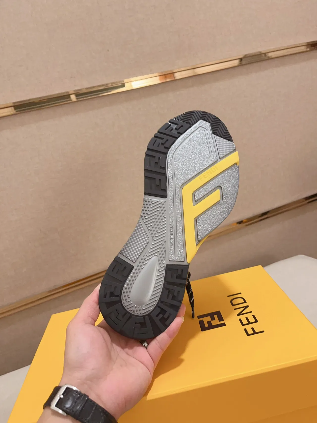 Fendi First Noir Gris Jaune Lifestyle Sneakers 9