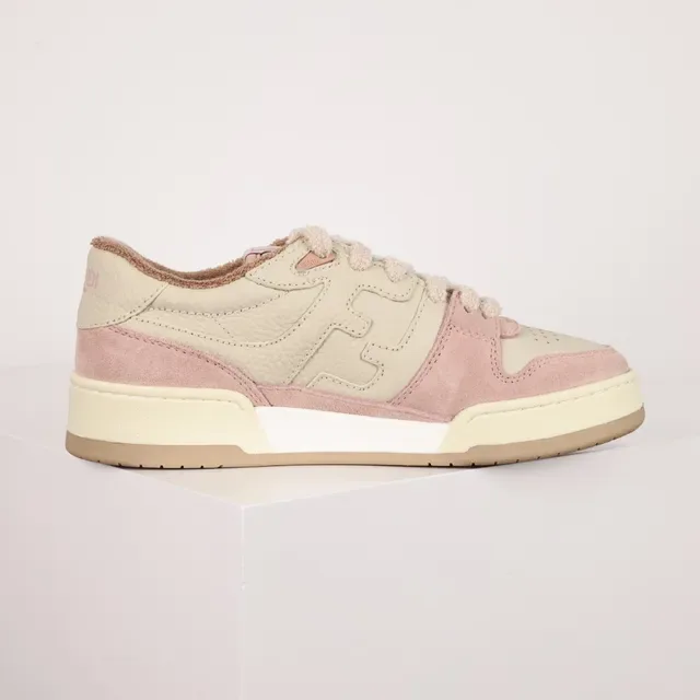 Fendi First Rose Beige Daim Et Cuir En Couches Partie Supérieure Avec Logo FF Embossé Chaussures Lifestyle 7