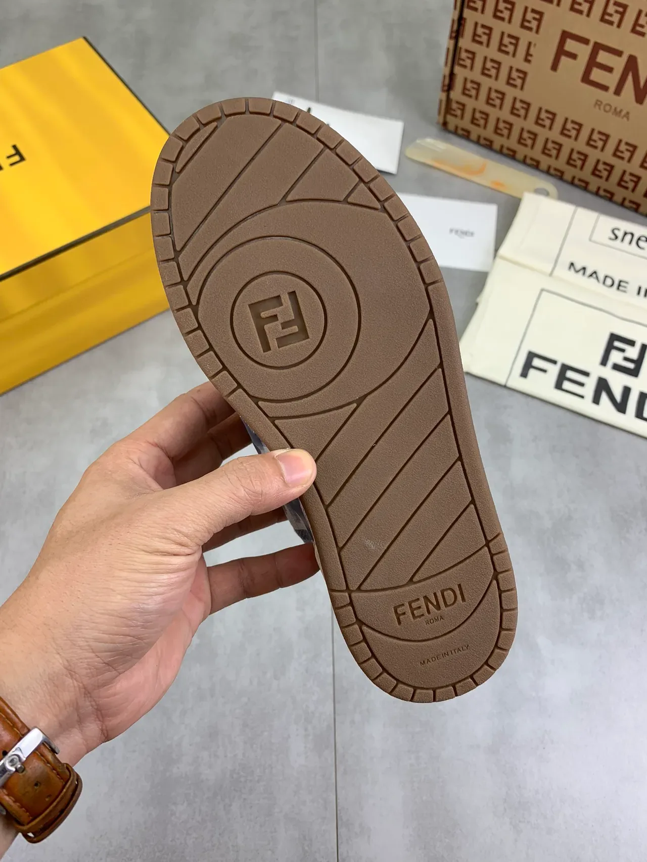 Fendi Monogram-Print Tênis Lifestyle Low-Top de Camurça 2