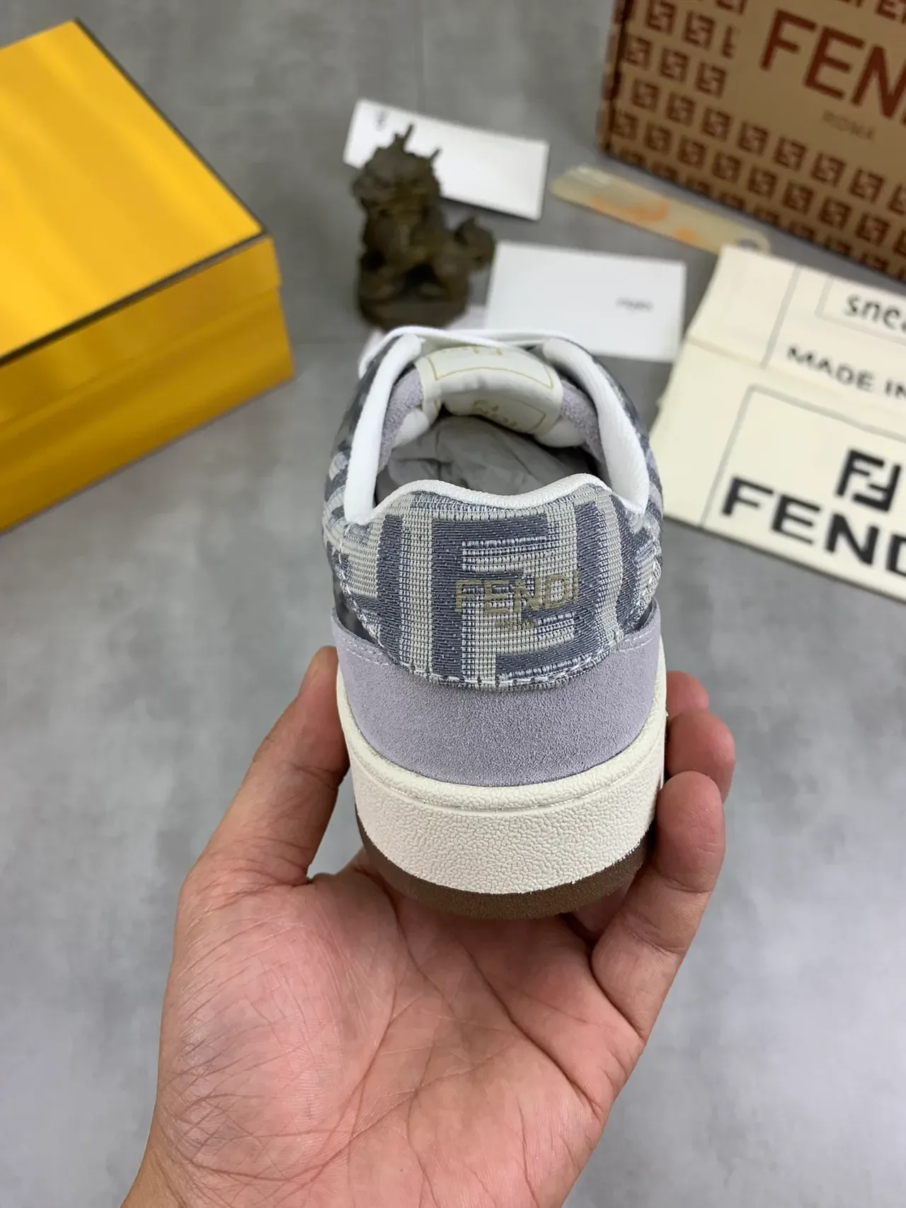 Fendi Monogram-Print Tênis Lifestyle Low-Top de Camurça 3