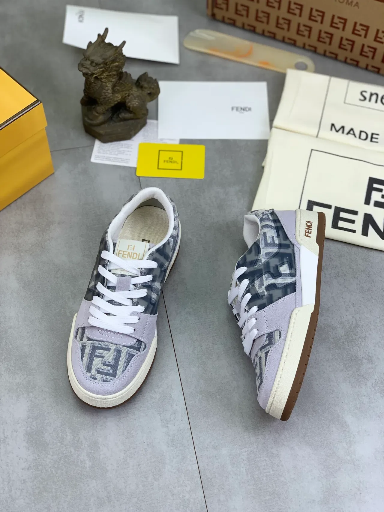 Fendi Monogram-Print Tênis Lifestyle Low-Top de Camurça 5