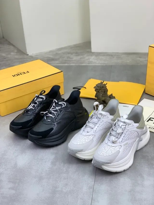 Fendi Runner أحذية رياضية سميكة سوداء من جلد منثور وسويد 2
