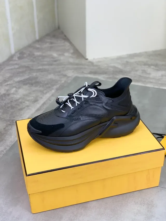 Fendi Runner أحذية رياضية سميكة سوداء من جلد منثور وسويد 5