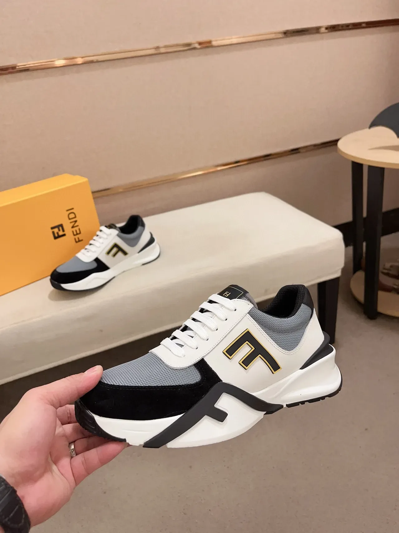 Fendi Blanc Noir Semelle épaisse Haut en matériau mixte Sneakers lifestyle 6