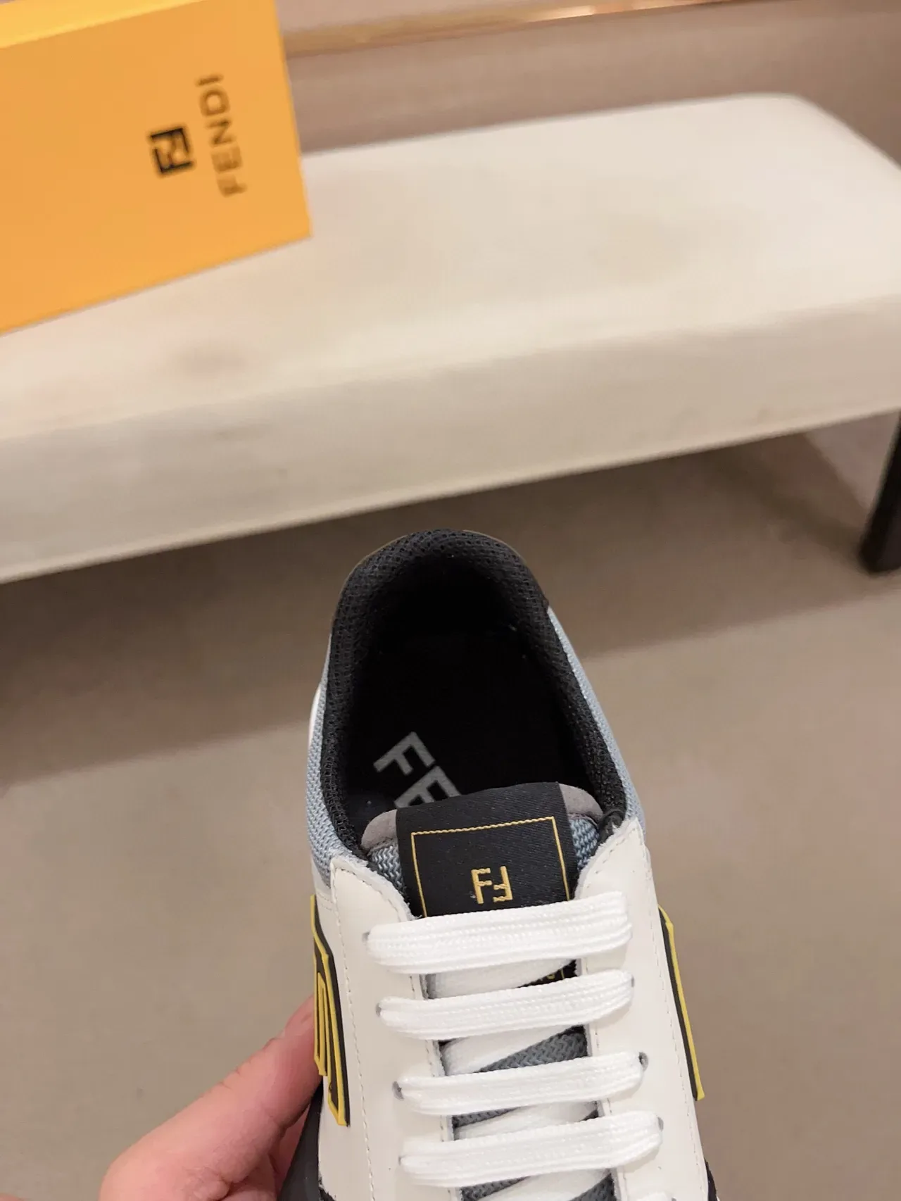 Fendi Blanc Noir Semelle épaisse Haut en matériau mixte Sneakers lifestyle 9