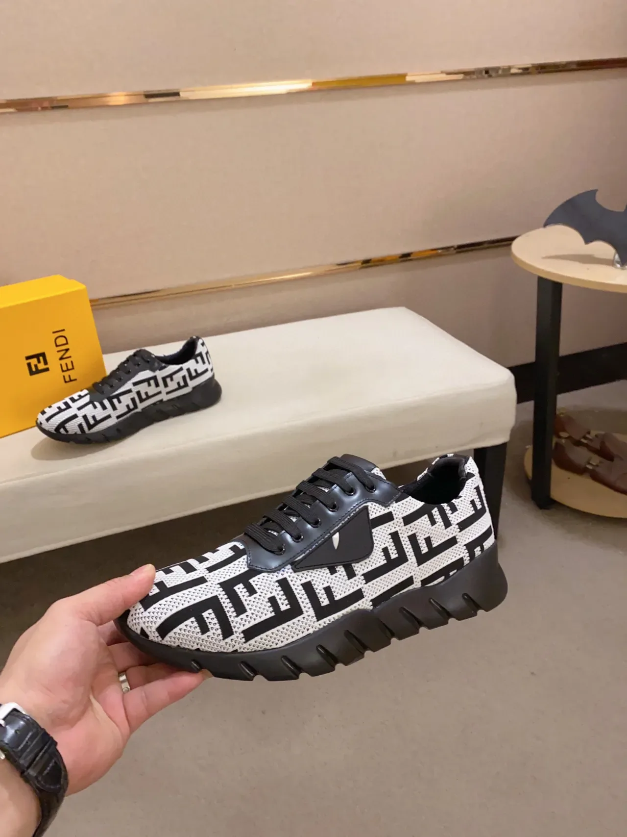 Fendi Branco Preto Monogram Tricô Superior Sola Esculpida Tênis Chunky 2