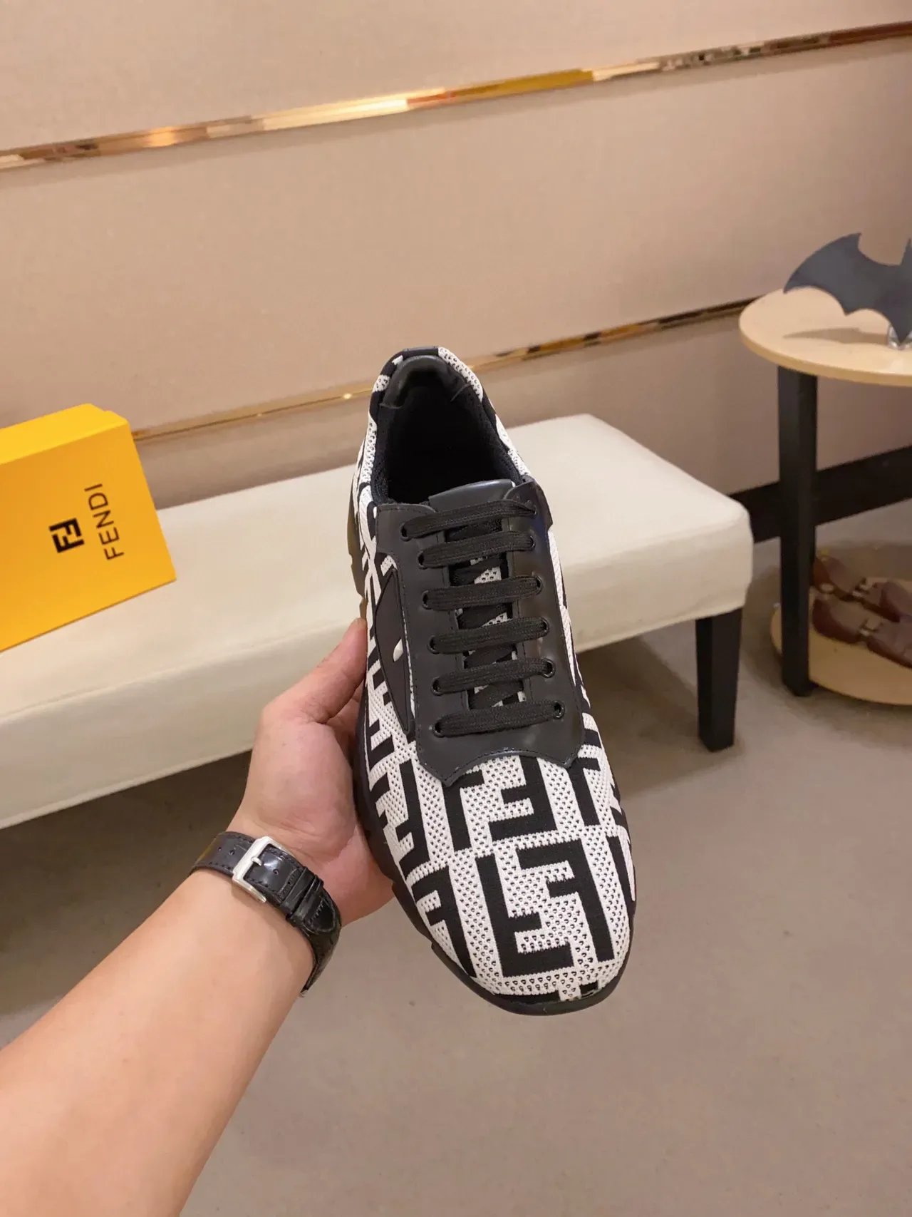 Fendi Branco Preto Monogram Tricô Superior Sola Esculpida Tênis Chunky 8