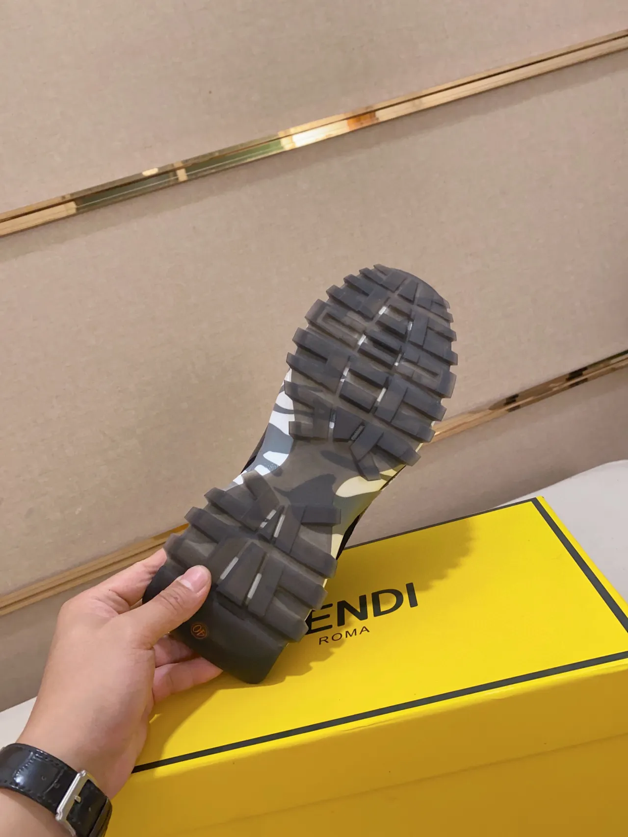 Fendi Semelle Jaune Beige Motif Œil Monstre Sneakers Chunky 2