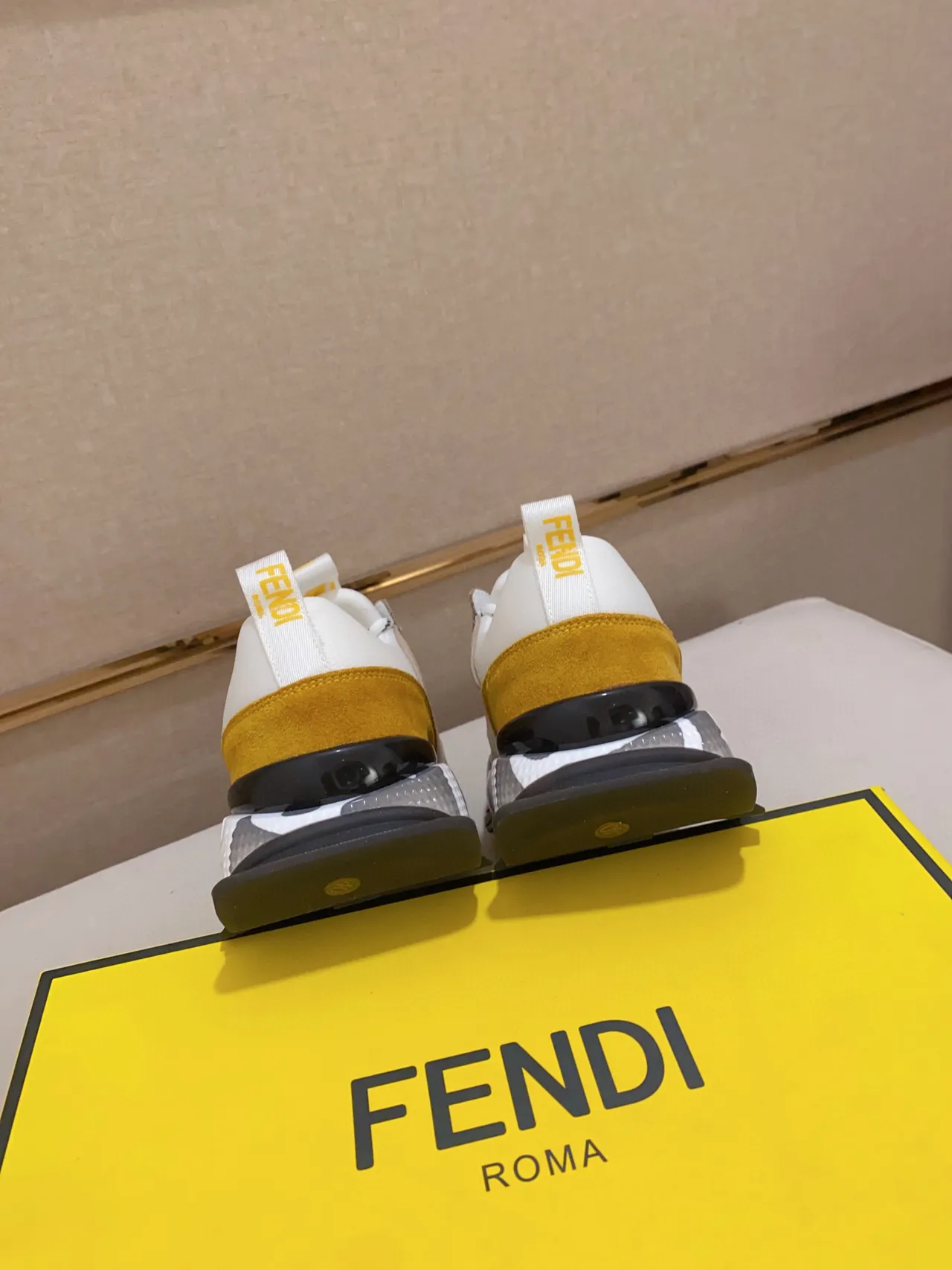 Fendi Semelle Jaune Beige Motif Œil Monstre Sneakers Chunky 3