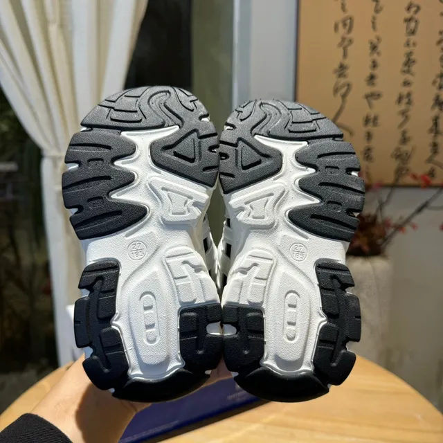 Fila Branco Rosa Sola intermediária Sistema de Fecho por Dial Tênis Grossos 18