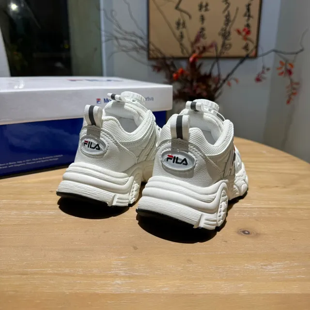 Fila Branco Rosa Sola intermediária Sistema de Fecho por Dial Tênis Grossos 22