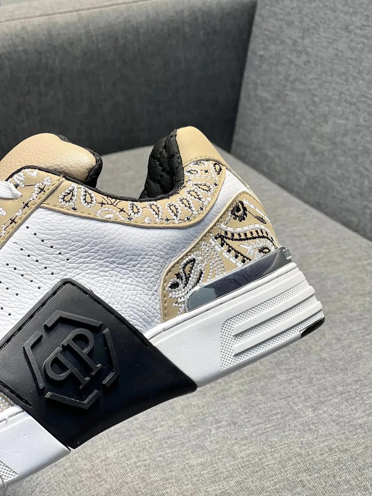 Beige and White Embroidered Paisley Detail Lifestyle Sneakers 4