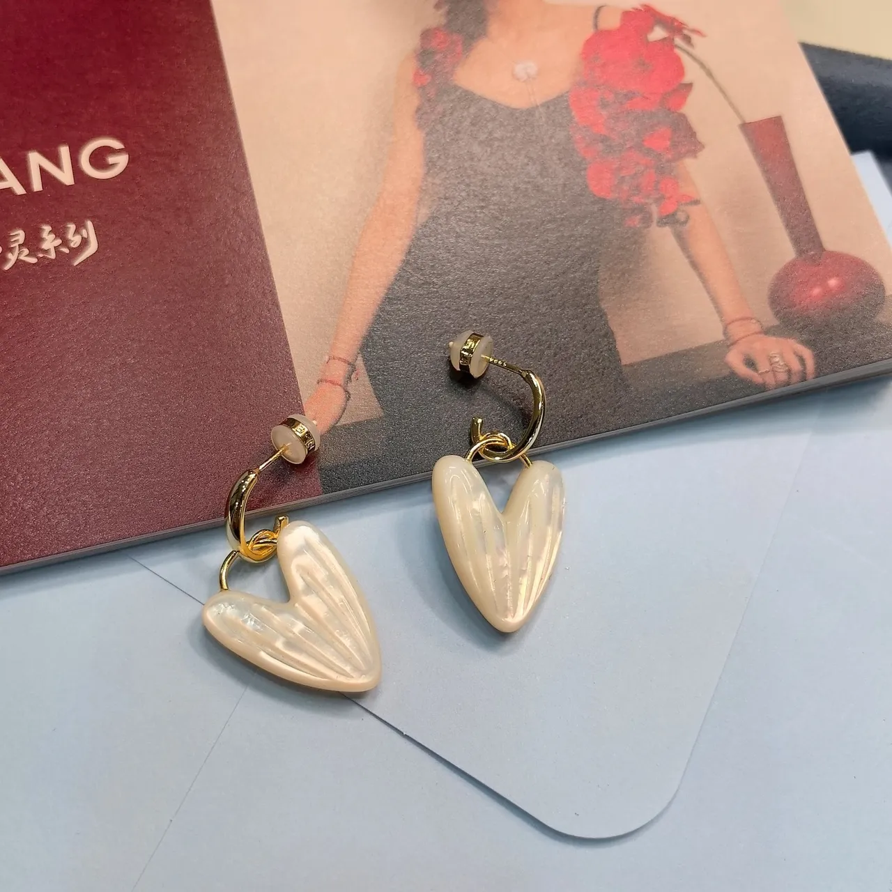 Beige Gold Heart-Shaped Iridescent Shell-Like Earrings 3