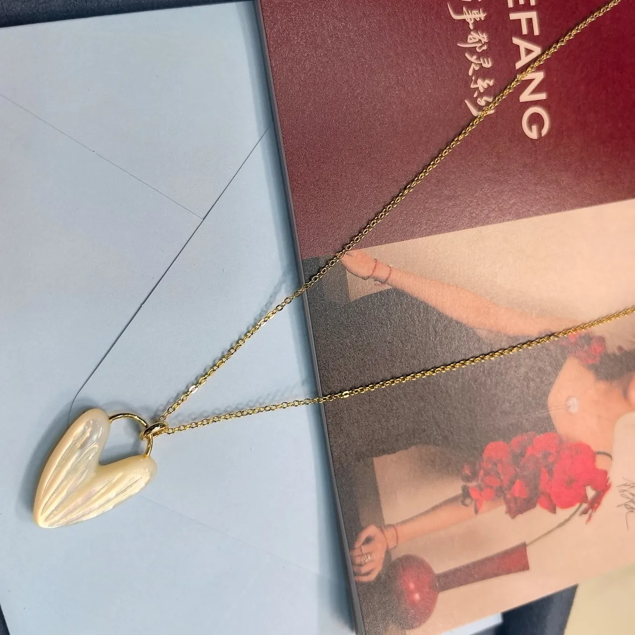 Beige Gold Heart-Shaped Iridescent Shell-Like Earrings 4