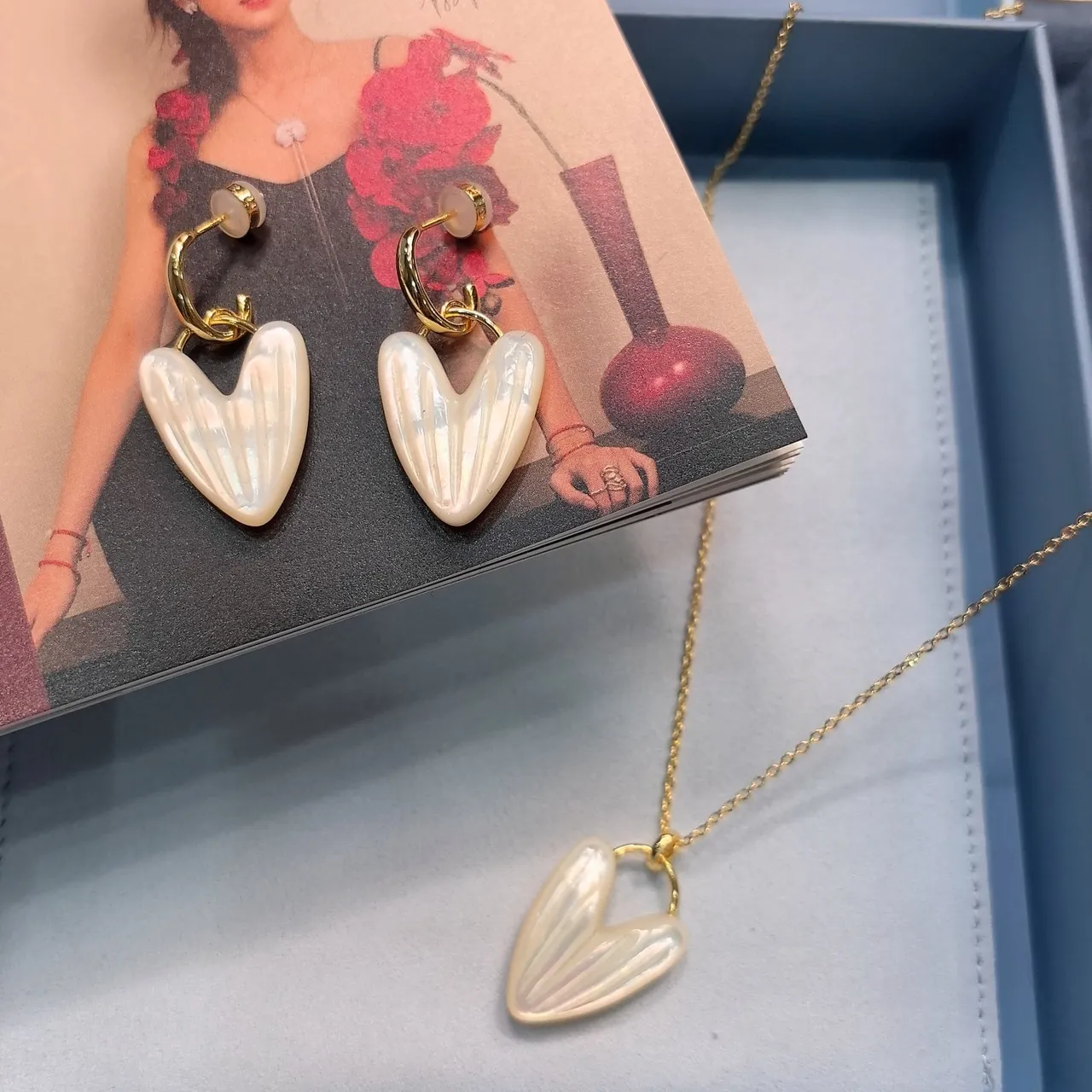 Beige Gold Heart-Shaped Iridescent Shell-Like Earrings 5
