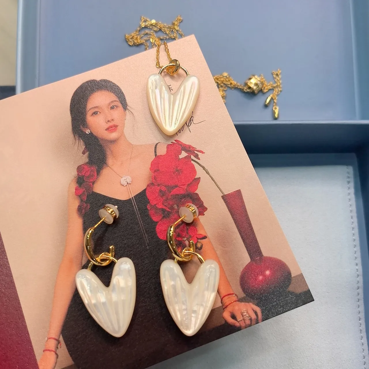 Beige Gold Heart-Shaped Iridescent Shell-Like Earrings 6